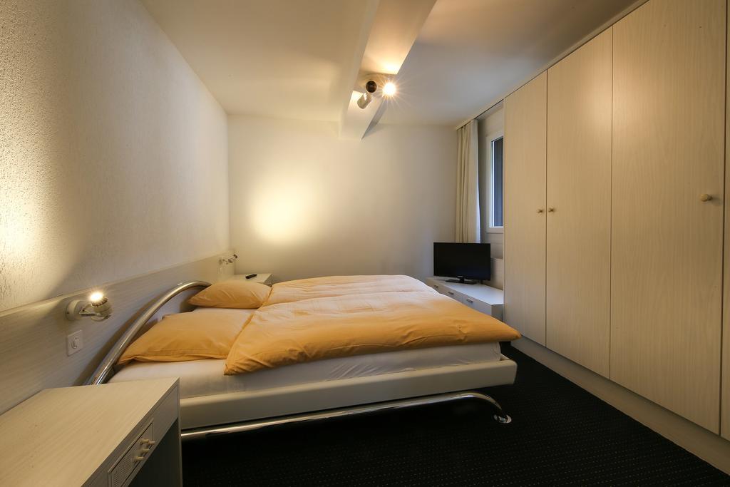 Hotel Grüsch Exteriör bild